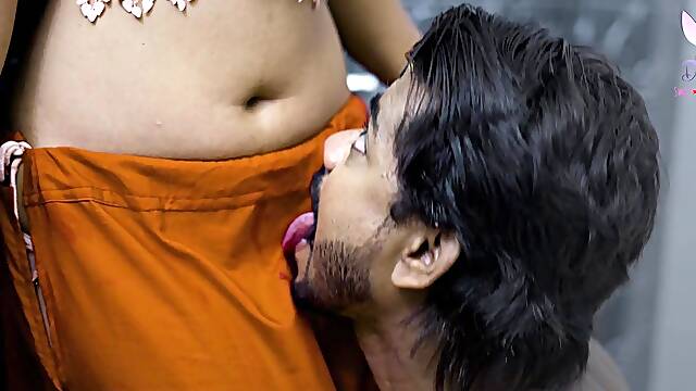 Voluptuous Indian MILF mind-blowing porn movie