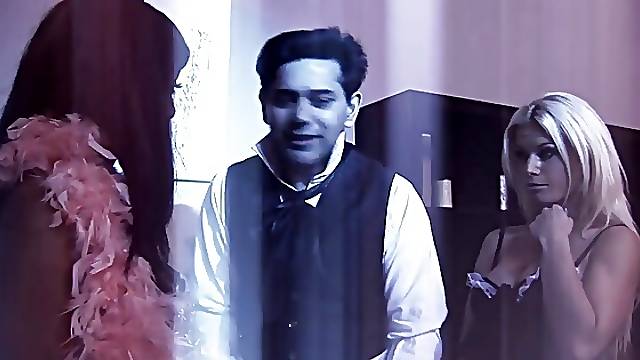 Victoria Paris and Luna Luxx enjoy threeway anal fuck in the cafe