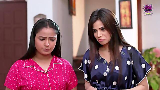 Hindi Hot Web Series - Big ass desi brunette babes in amateur reality action