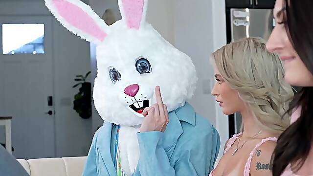 Emma Rosie, Whitney Oc - I Might As Well Teach You To Handle Egg - Threesome