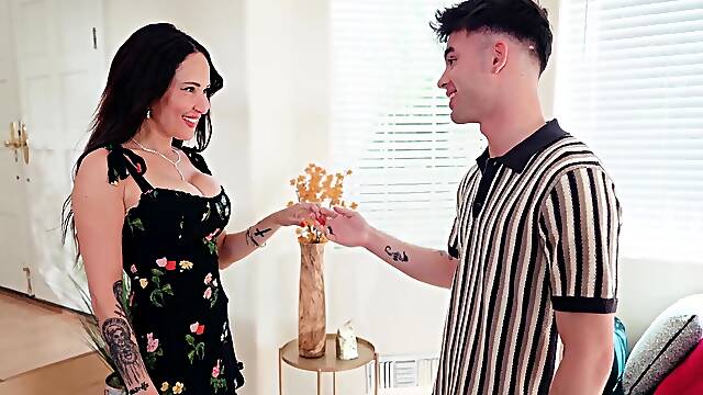 Izy's big boobs bounce as Enzo plunges deep into her throat