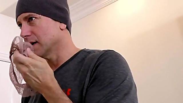 Quinn Wilde Interracial Three-Some - Cuckold Sessions