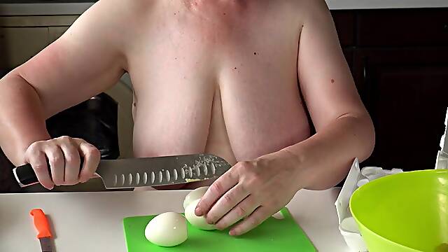 Housewife Aged big beautiful woman mother I'd like to fuck With Large Natural Saggy Titties