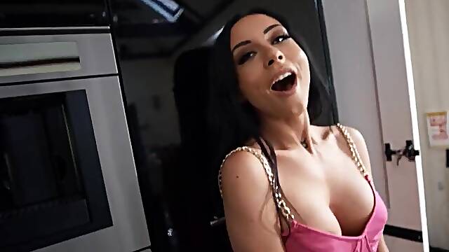 This babes Not That Into Anal. Or Is This babe Caramella Del X Brazzers