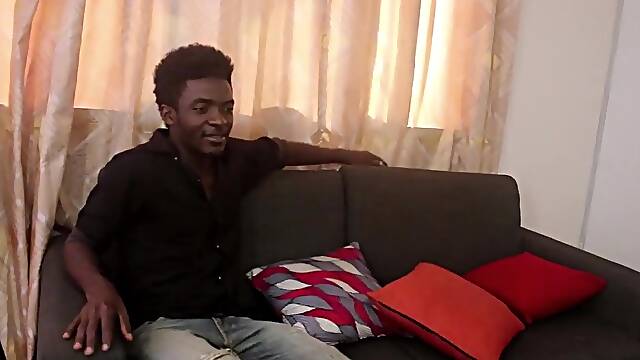 Samantha Cameroons deceives her spouse in front of him with his colleague who came to visit him, after having screw his in front of him, this chab likewise screws the spouse in front of his wife....