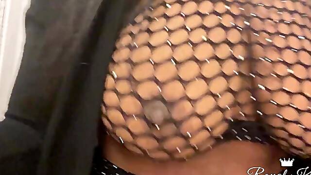 Flashing my breasts and my butt plug whilst shopping