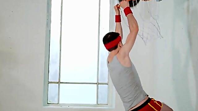 Lil Humpers - British Mother Id Like To Fuck Sophie Anderson Doesnt Miss The Chance To Smack Jordis Massive Knob