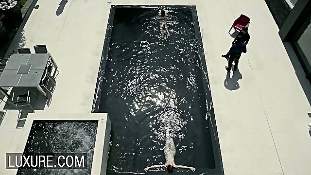 Luxure anal foursome action at th pool party