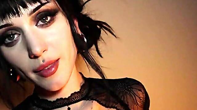 VALUABLE MALE GETS PEGGED WITH COUNTDOWN - STEPMOM ROLEPLAY