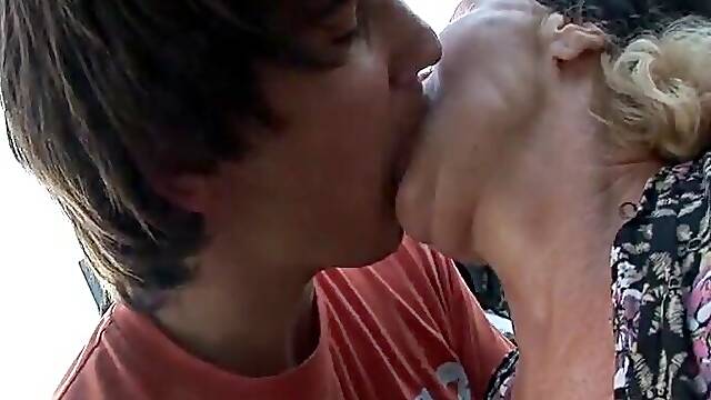 Farmers wife is banged in her old granny snatch