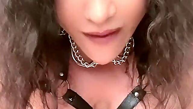 Jerk off instruction Sybian and giant labia .