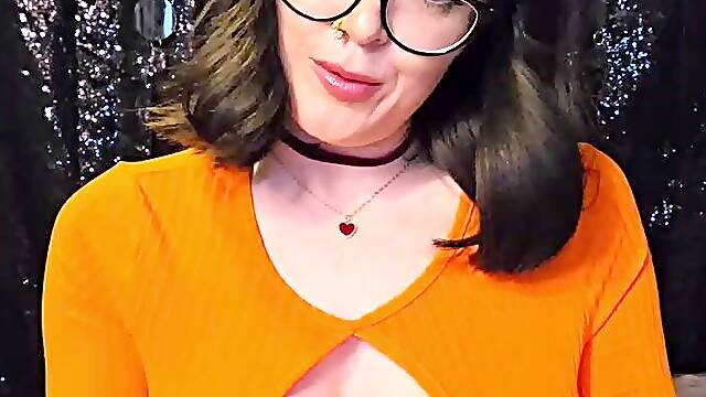 Cosplay POV JOI and sex tool bang- Nerdy Velma convinces Fred to masturbate with her behind Daphnes back, but makes him await for the countdown...