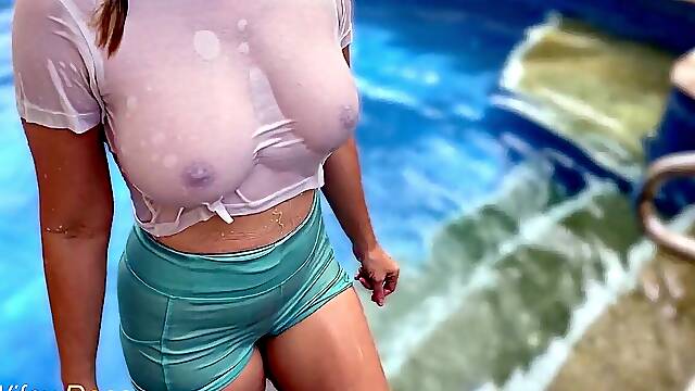 Wifey moist t-shirt in the pool with perfect braless tits