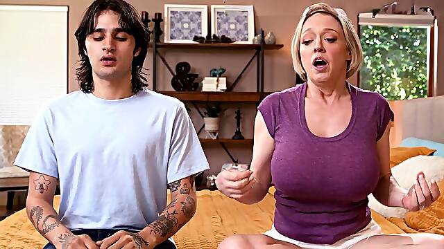 Hefty udders grandma stepmom loves anal sex and stepson did too