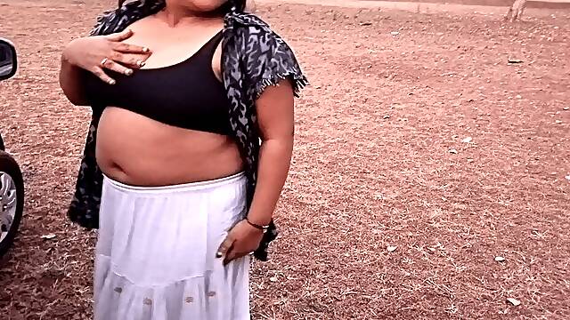 Sexy desi hotgirl21 lady and hotdesixx boy sex boobs romance in forest outdoor. 