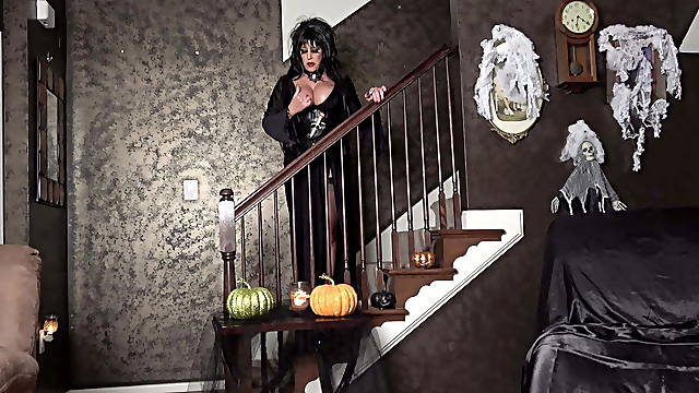 Mistress Elvira Will Treat You