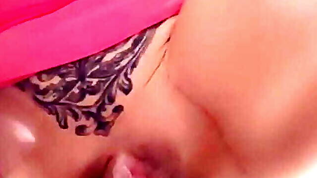 Nicole DuPapillon UK's Longest Labia  - I Just Love Cocks