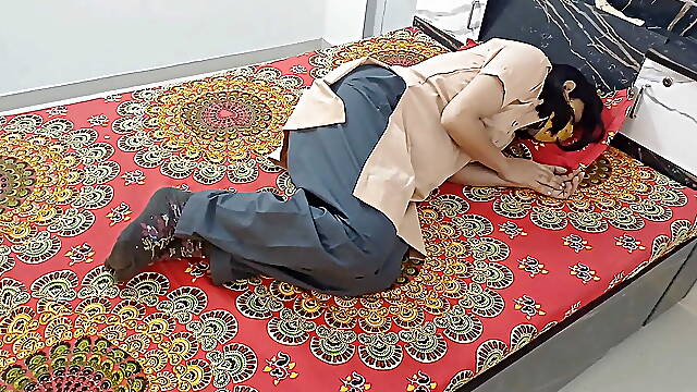 School se gar par aake soi apni sister ko choa