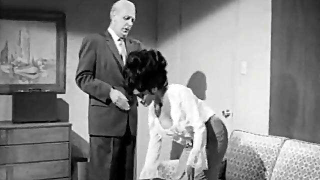 Passionate Kisser &ndash; Grandpa Has Hotel Fun