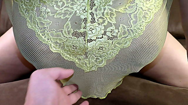 Pregnant Slutwife Milky Mari get pound in pussy in missionary and doggystyle until get a huge creampiie!