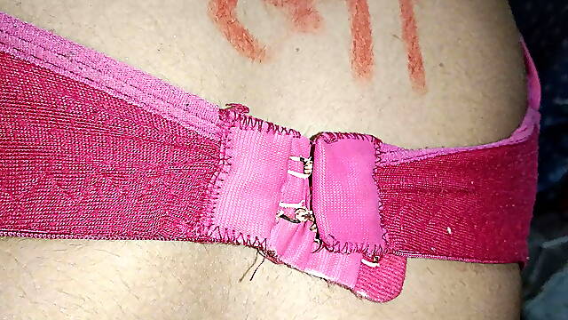 Meri chudai ki yaaden saari rat thook thook ke leta tha