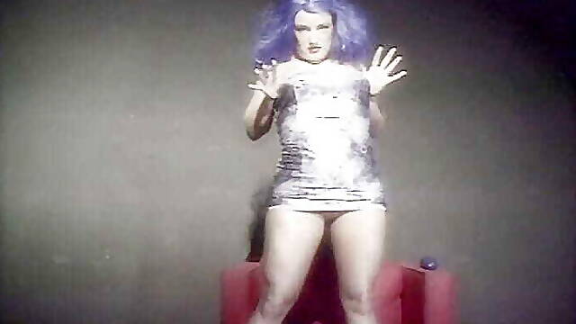 I do it myself as I like it with thick dildo and wide legs