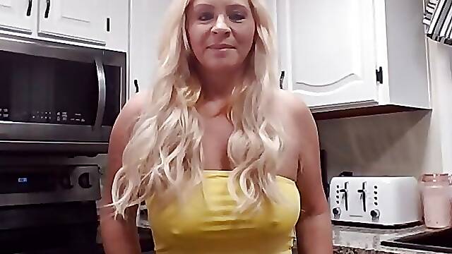 Sexyplaygirl83 caught off gaurd to say hello to you all loving fans and subscribers