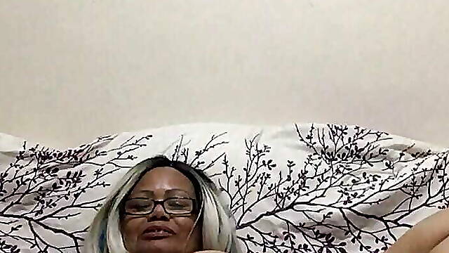 Mature horny wife orgasm