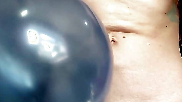 Looner lap dance!! Caressing my boobs, belly and booty with a balloon, before bursting it against me
