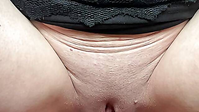 Good licking will be rewarded with pissing in mouth with SluttyShanna