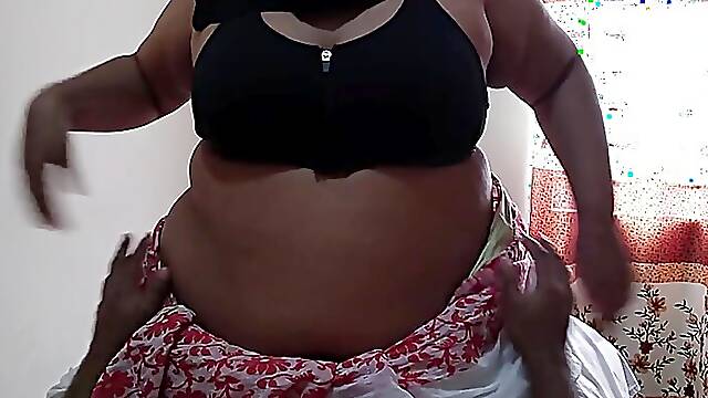 Sauteli maa bete ko hospital ke bistar mein choda - Pakistani stepmother gets Hot and fucks...