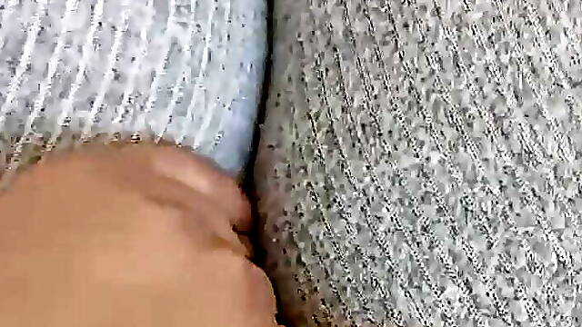 Moroccan mature masturbated solo