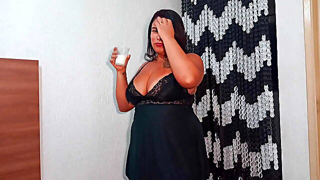 The naughty girl wanted milk straight from the source, so she came to suckle the rasp cock