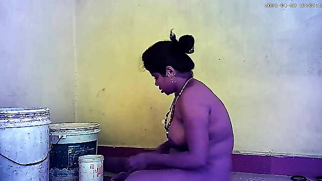 Indian village house wife freshup sexy ass