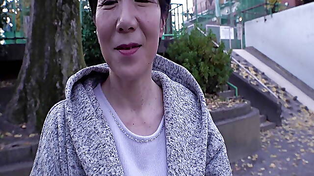 H074G03 A beautiful but cute mature woman loses her libido and makes an AV appearance! Nasty SEX that shakes the plump body indecently and sprees!