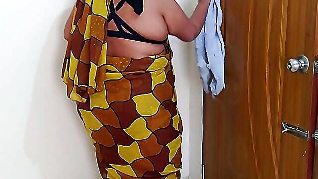 Tamil Moti Gand Vali Naukurni ko Tapa Thap Choda