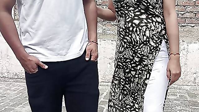 A LOVELY COUPLE DONT CONTROL HERSELF IN OUTDOOR TERRACE SEX