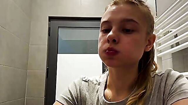 Creampie pussy. Squirting in public and fingering