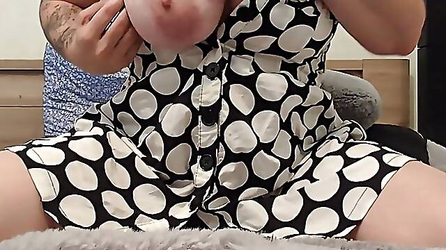 Vends-ta-culotte - Naughty amateur woman sends a very hot video to her husband while he is at work