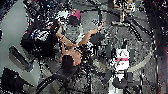 Wanna Watch Me Play with My Wet Ass Pussy in Gyno Chair Until It Explodes? Bonnie Rizin
