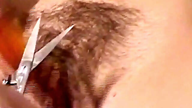 Martha: Shaving an Old Matures Pussy