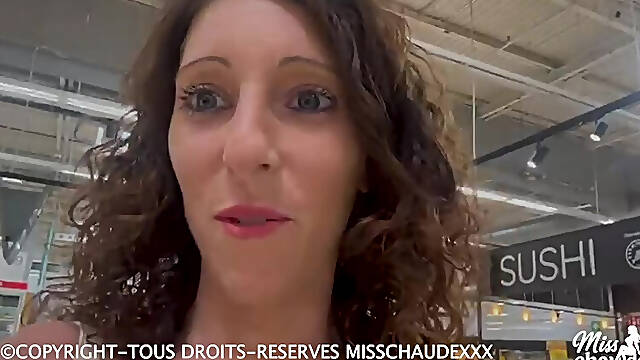 🇫🇷Misschaudexxx, exhibited in a supermarket