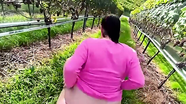 Fierce fuck in the vineyards