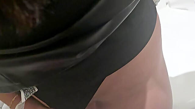 Risky real sex in restaurant bathroom with hot amateur couple