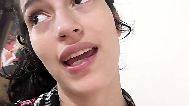 I Help My Neighbor with Her Housekeeping I Fuck Her All Day