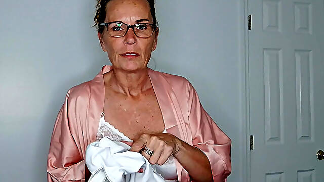 Cum on this Gilfs Bra