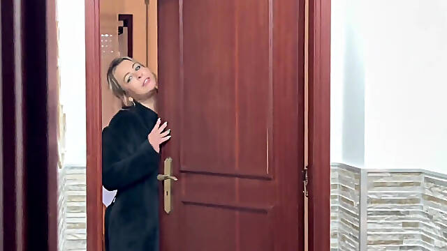 Hot Step Mom Knows How to Make Me Horny Part 1 - Noah X Vitoria