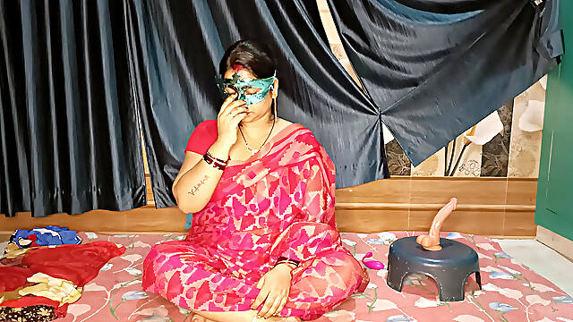 Pooja Bhabhi Doing Sex with Wearing Saree and Doing Spuirit