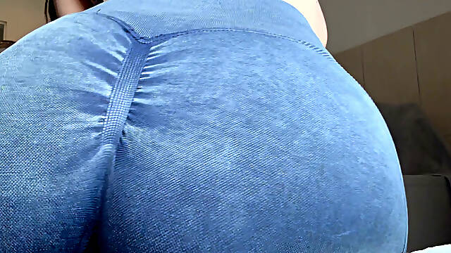 My stepmom masturbates in leggings.