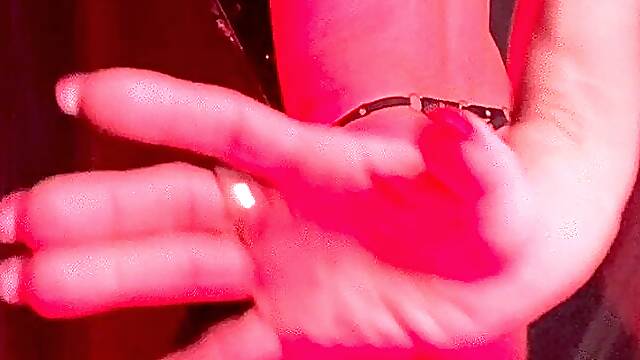 Domina Ava Savage has it Her way with Big Lug